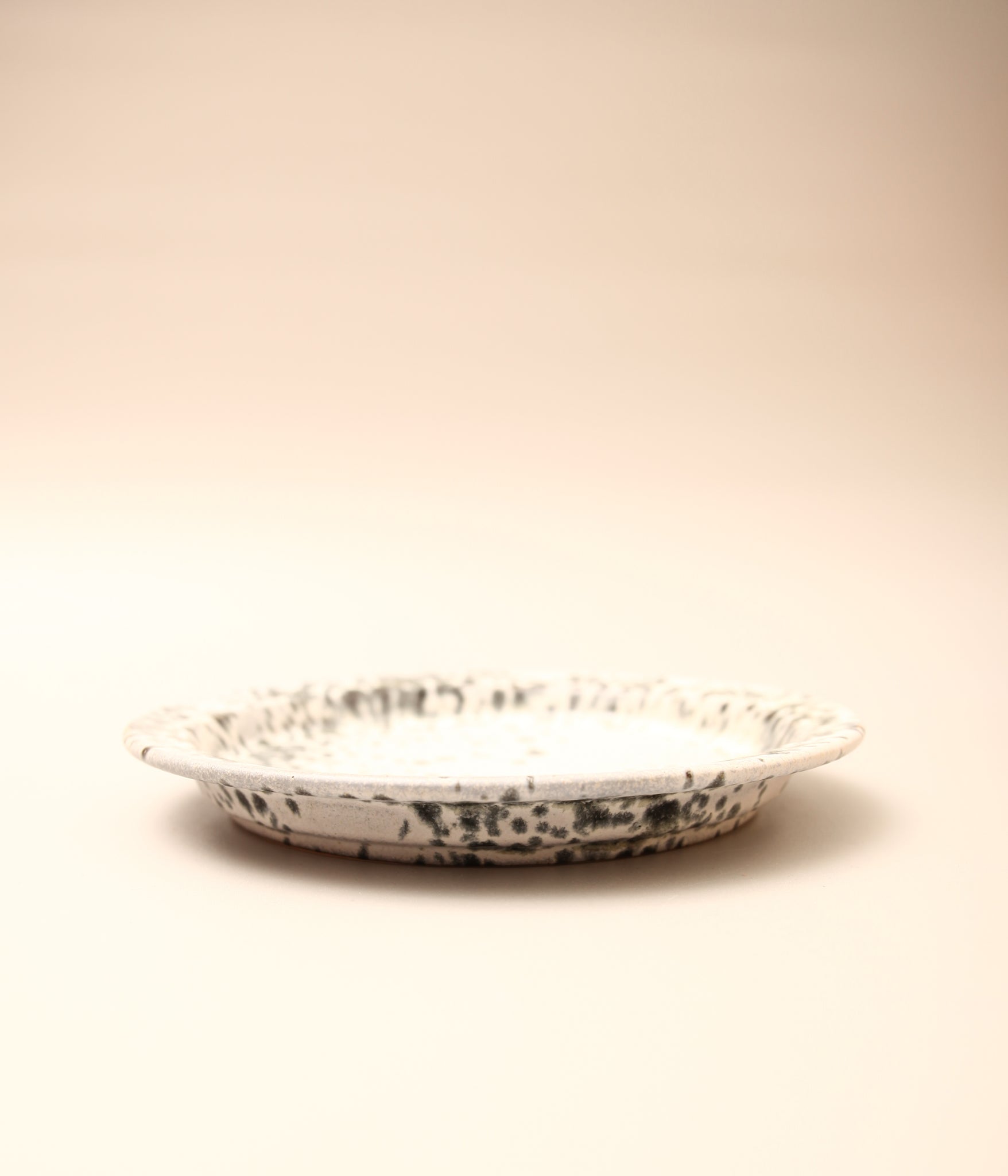 REDUCTION FACTORY / ANGULAR PLATE M (COOL WHITE)
