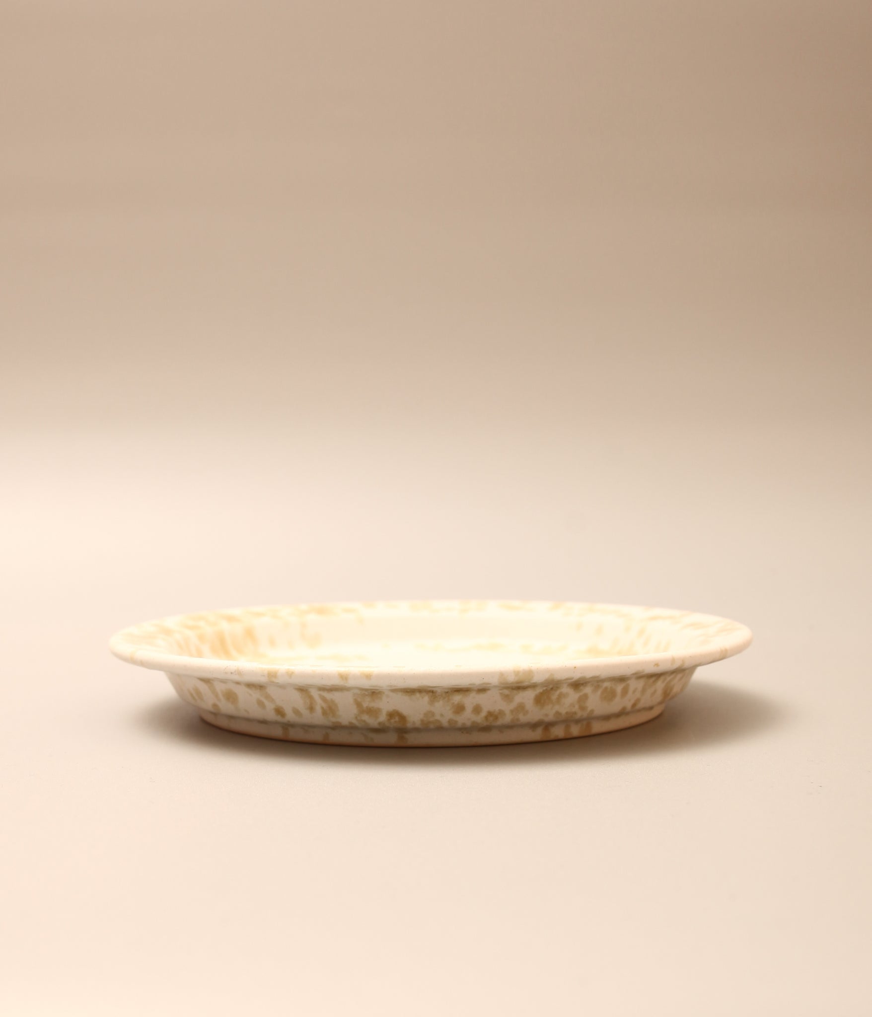 REDUCTION FACTORY / ANGULAR PLATE M (ECRU WHITE)