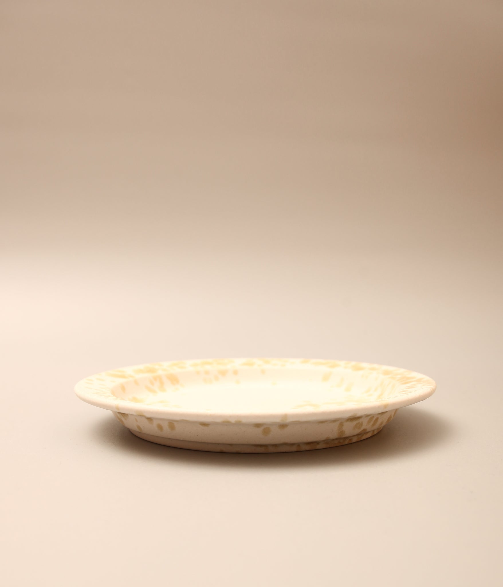 REDUCTION FACTORY / ANGULAR PLATE S (ECRU WHITE)