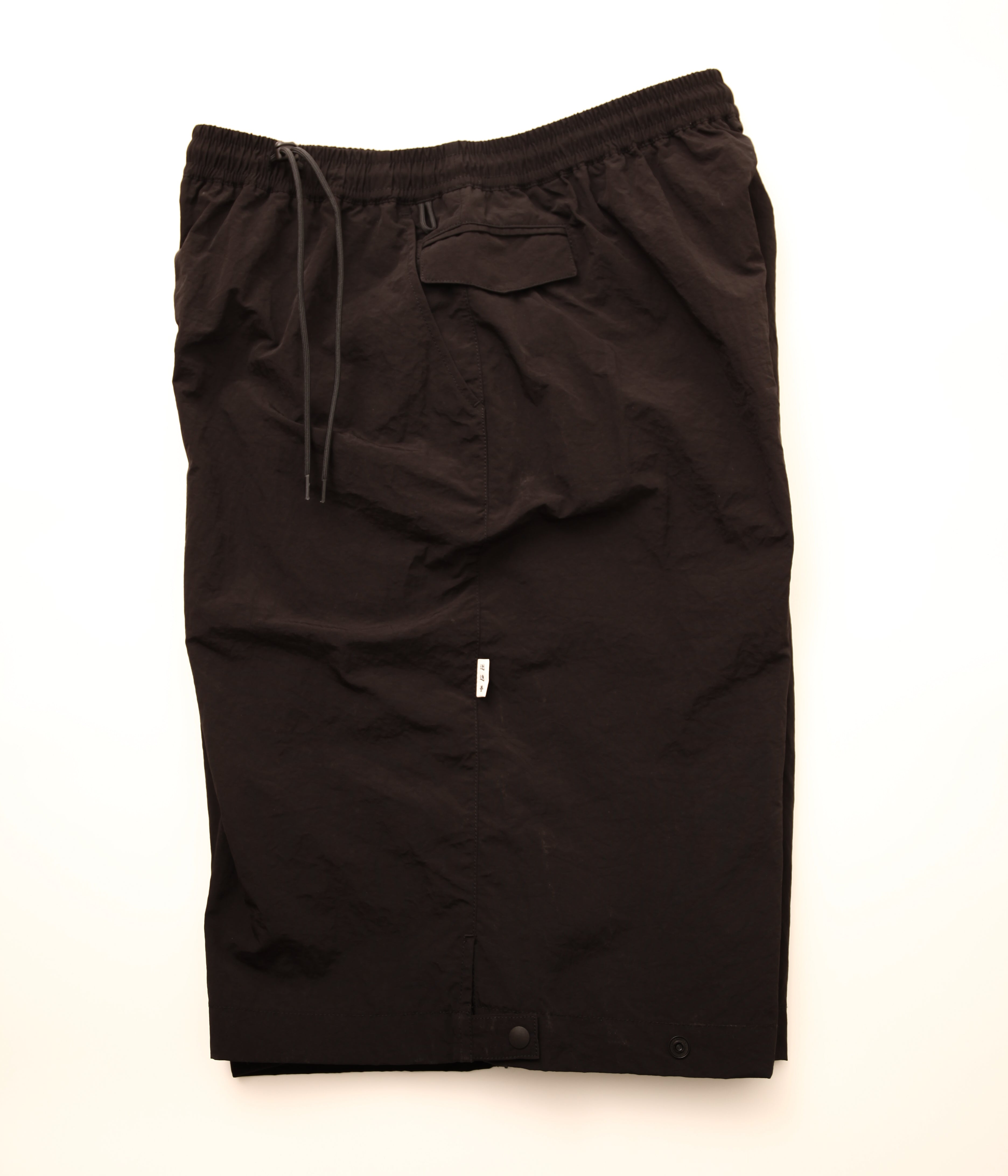 迷迭香 / NYLON HARVEST LOOSE SHORTS (BLACK) – LAFUNQUE