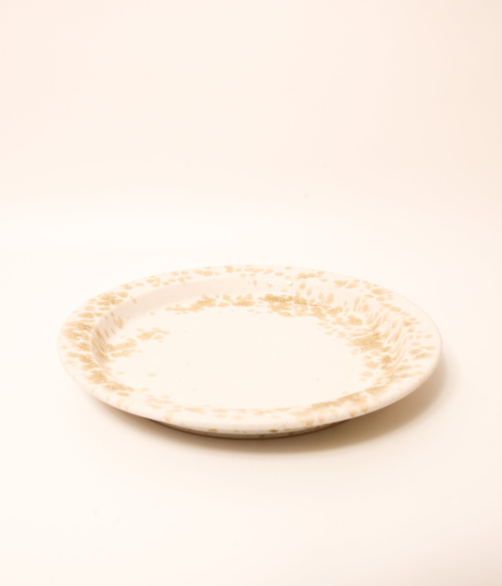 REDUCTION FACTORY / ANGULAR PLATE M (ECRU WHITE)